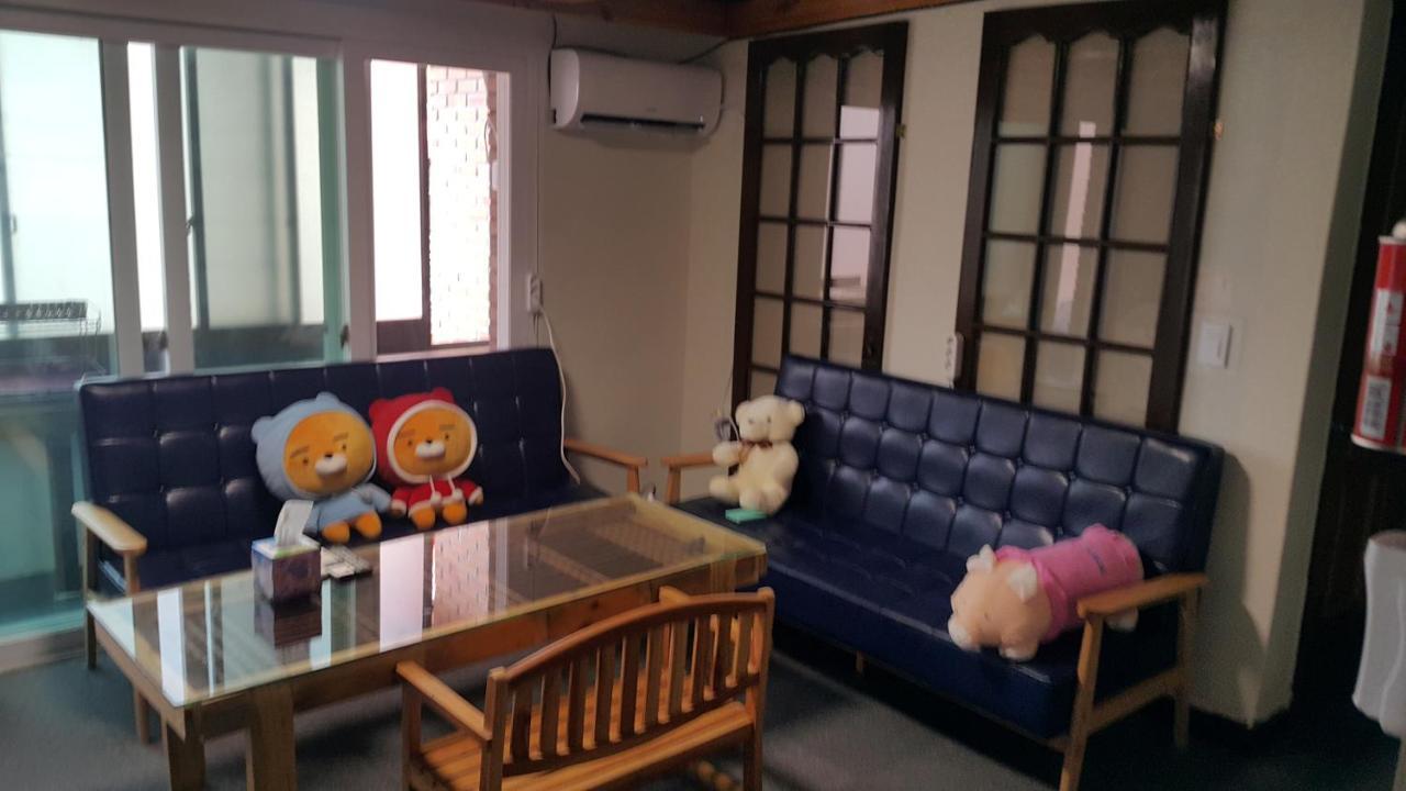 Able Guesthouse Hongdae 2 Сеул Экстерьер фото
