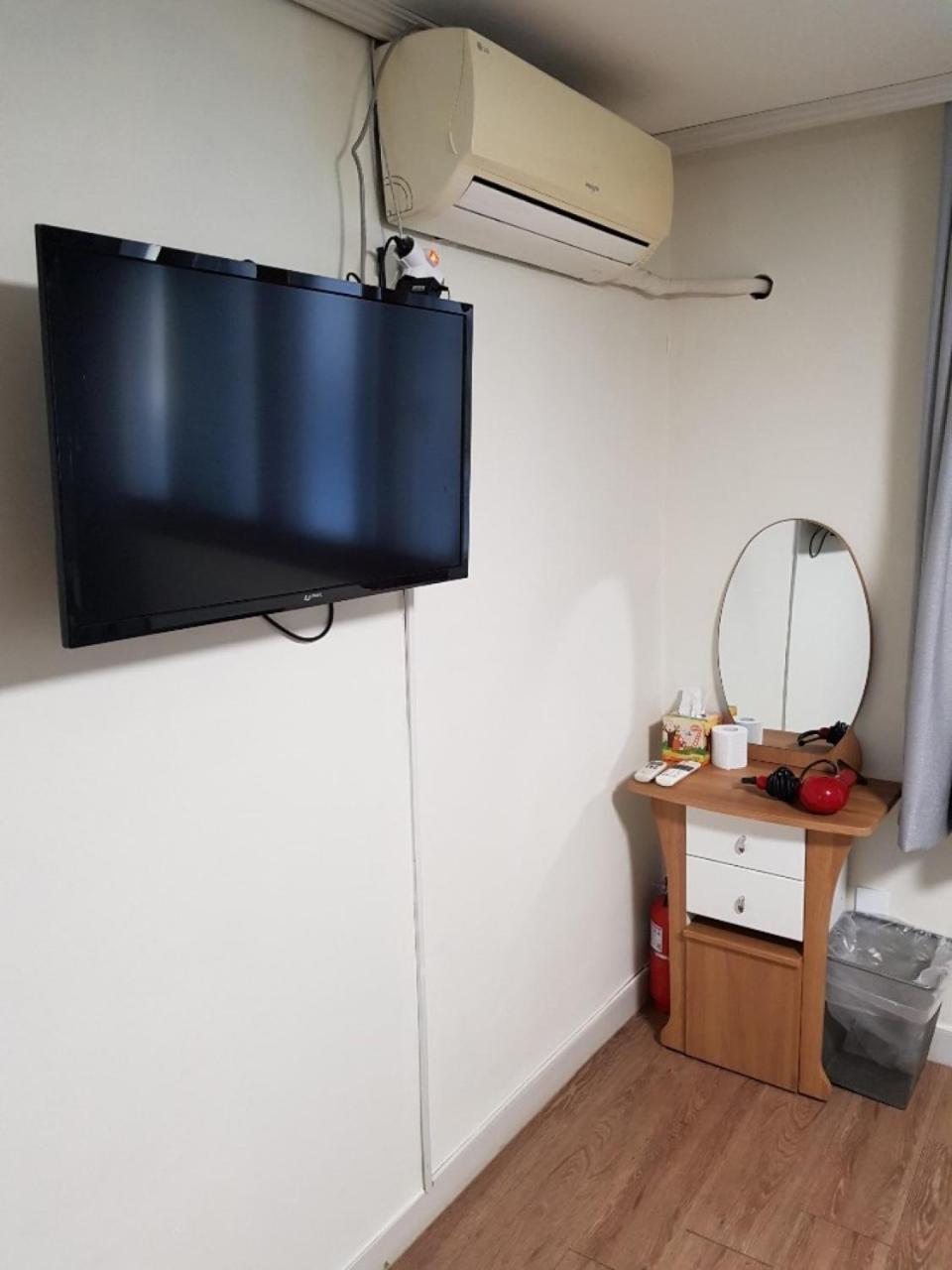 Able Guesthouse Hongdae 2 Сеул Экстерьер фото